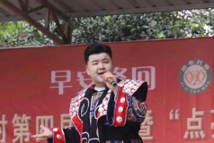 隆回青年音乐人黄杰返乡歌润父老   助力爱心路灯亮乡邻