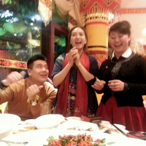 彝品天下惹人醉 ——贵阳彝族特色美食文化广场欢迎您