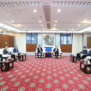 贵阳市委书记胡忠雄、代市长马宁宇会见湘籍企业家一行