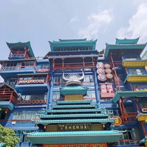 黔菜非遗文化餐饮新地标 南明河畔贵州寨子