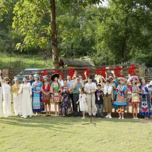 第三期大红鹿•贵模之秀教师节       实景秀感恩活动在贵定举行