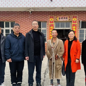 身残志坚书华章 文艺兴村谱新篇 ——记新邵县作家协会会员熊涛  文/唐飞跃