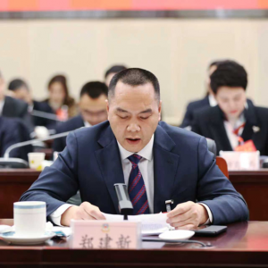 市政协委员、中安科技集团董事长郑建新：做强做大“专精特新”企业，促进工业高端化、智能化、绿色化发展。