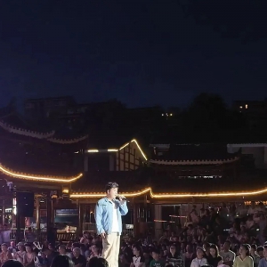 邵阳小"周深"黄杰唱响贵州村T现场